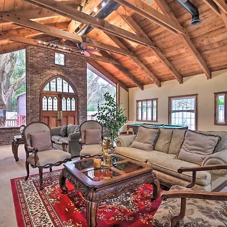 Grand Valrico Home With Deck, Fire Pit And Yard!